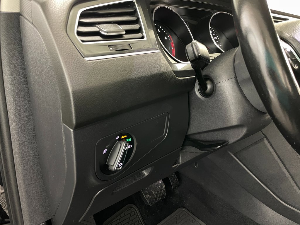 Used 2018 Volkswagen Tiguan SEL image 24