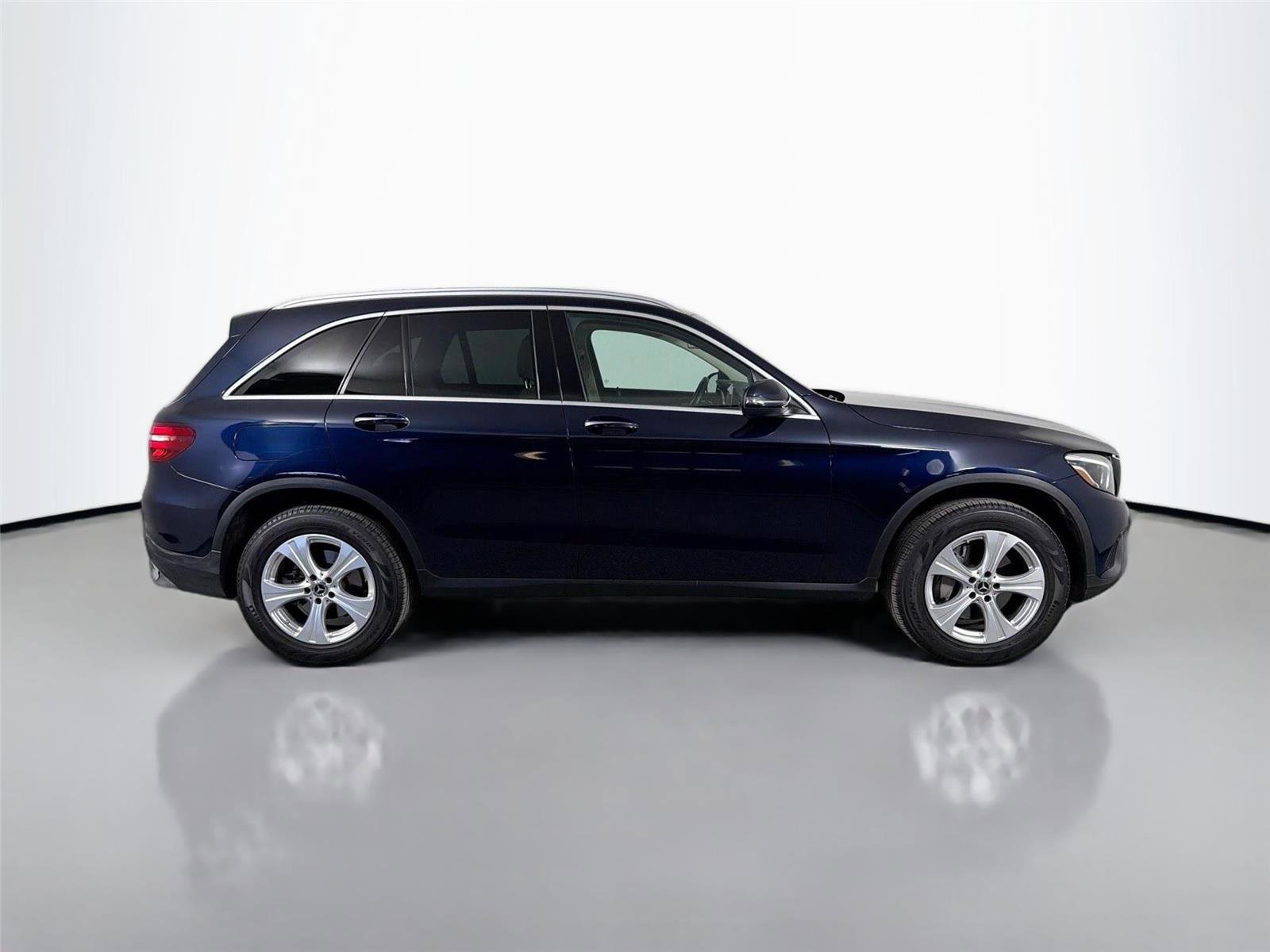 Used 2017 Mercedes-Benz GLC 300 4MATIC image 4