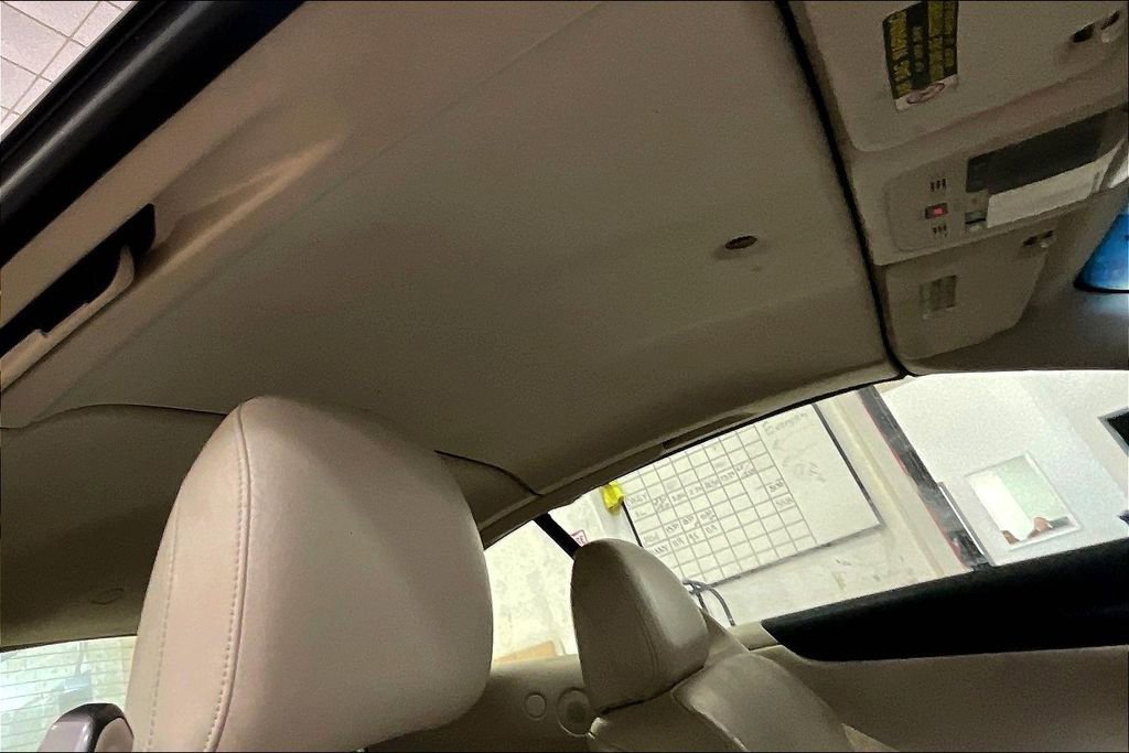 Used 2010 Lexus IS 250C RWD image 11