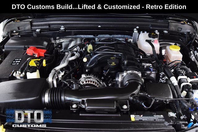 Used 2025 Jeep Wrangler Unlimited Rubicon w/ Convenience Group AWD/4WD image 31