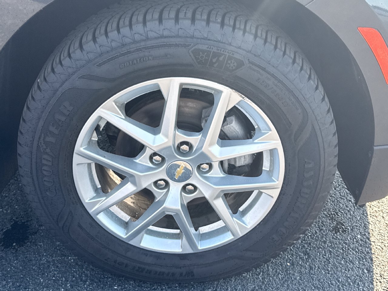 Used 2023 Chevrolet Equinox LT AWD/4WD image 8