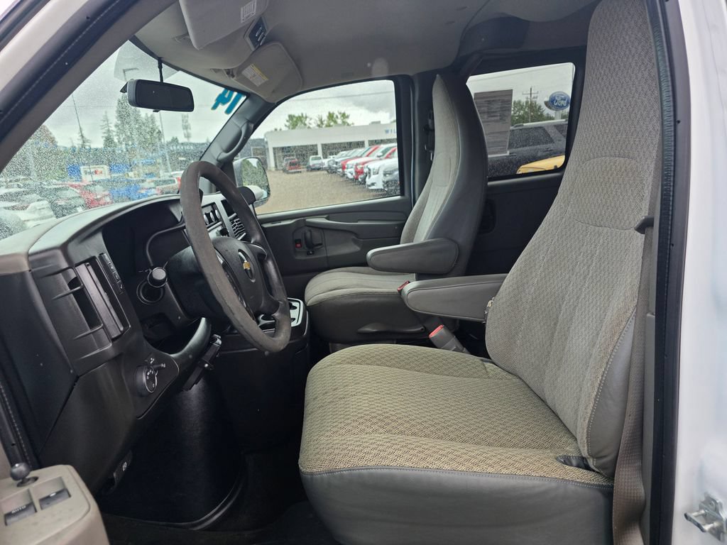 Used 2014 Chevrolet Express 3500 LT w/ LT Preferred Equipment Group RWD image 4