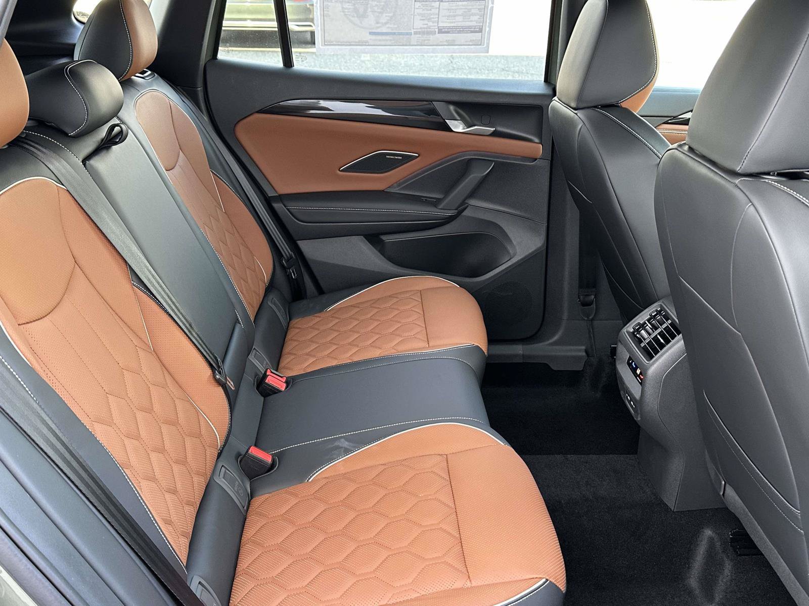 New 2026 Volkswagen Tiguan SEL R-Line AWD/4WD image 15