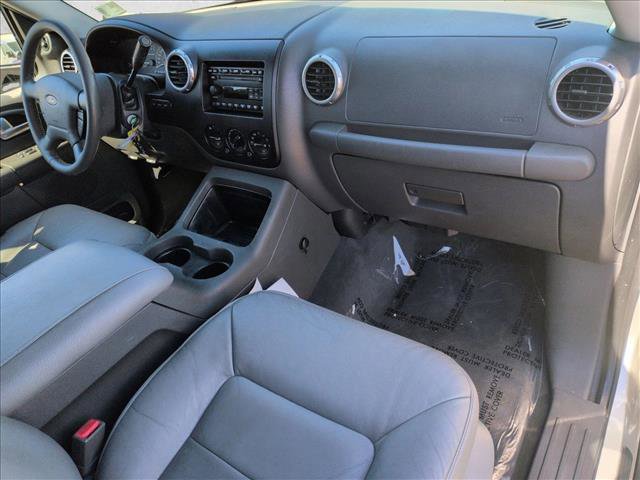 Used 2003 Ford Expedition XLT image 21