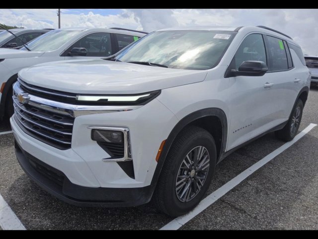 Used 2025 Chevrolet Traverse LT