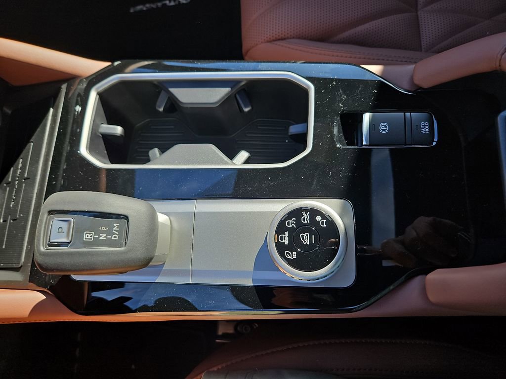 New 2026 Mitsubishi Outlander SEL image 29