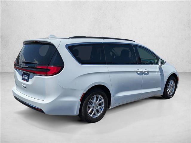 Used 2022 Chrysler Pacifica Touring-L FWD image 5