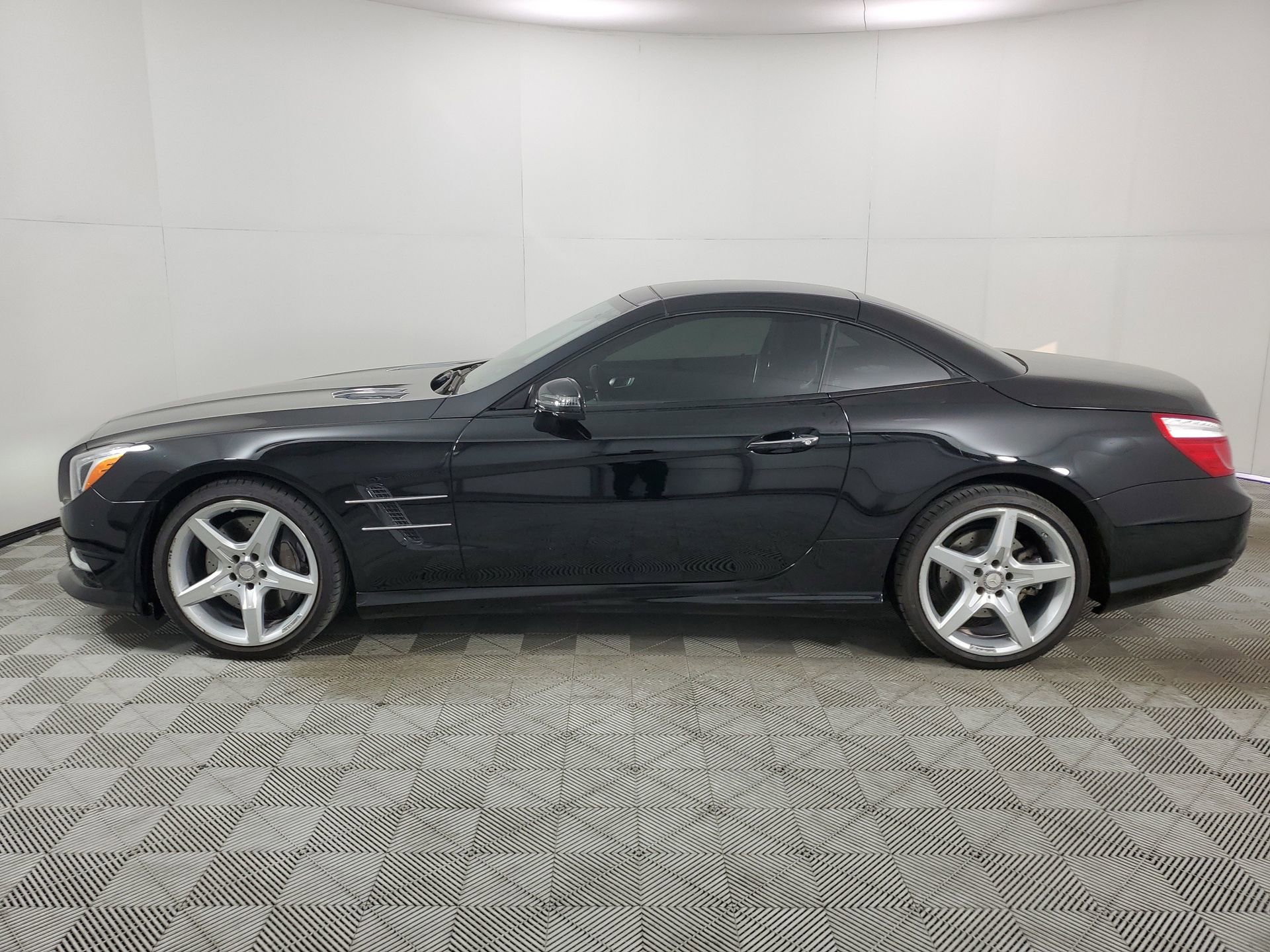 Used 2014 Mercedes-Benz SL 550 image 25