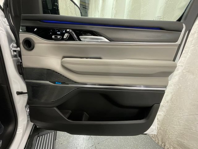 New 2026 Jeep Grand Wagoneer L Summit w/ Rear Seat Video Group I AWD/4WD image 22