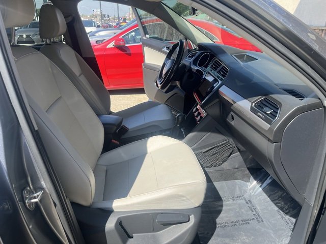 Used 2018 Volkswagen Tiguan SEL image 39
