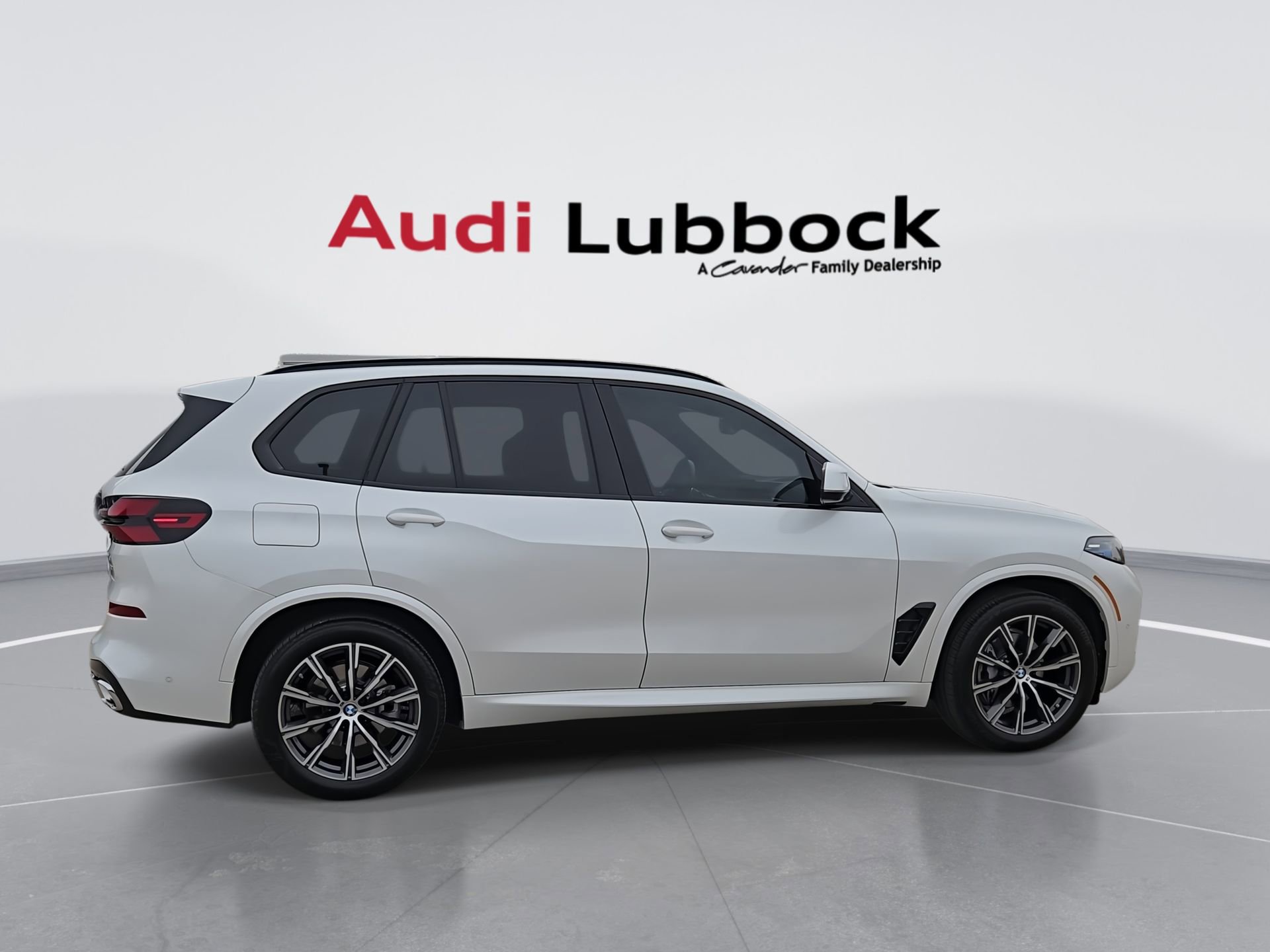Used 2026 BMW X5 sDrive40i w/ M Sport Package RWD image 9