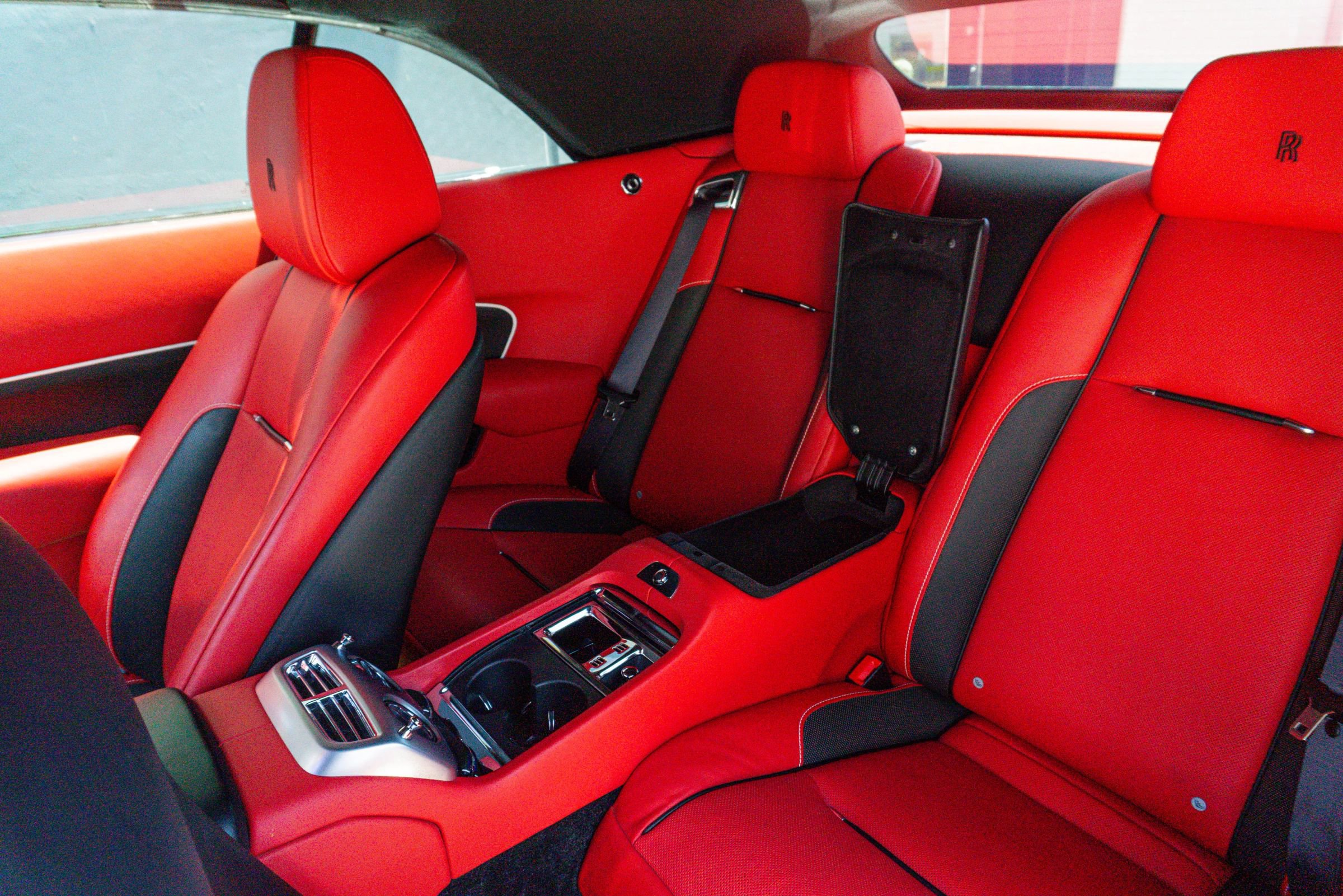Used 2019 Rolls-Royce Dawn RWD image 59
