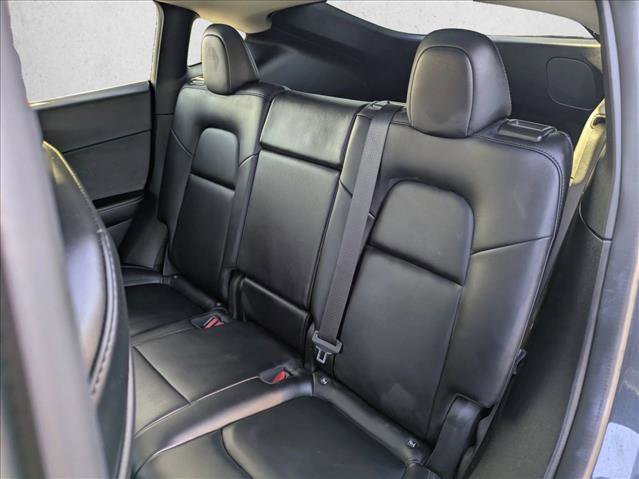 Used 2022 Tesla Model Y Long Range AWD/4WD image 18