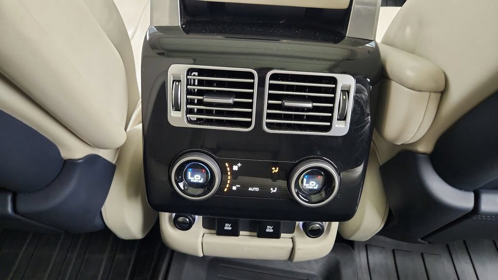 Used 2019 Land Rover Range Rover Supercharged AWD/4WD image 37
