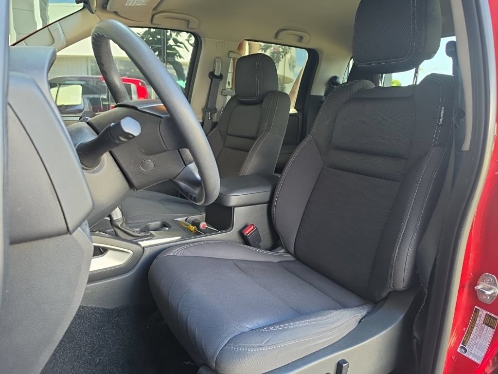 Used 2023 Nissan Frontier SV AWD/4WD image 9
