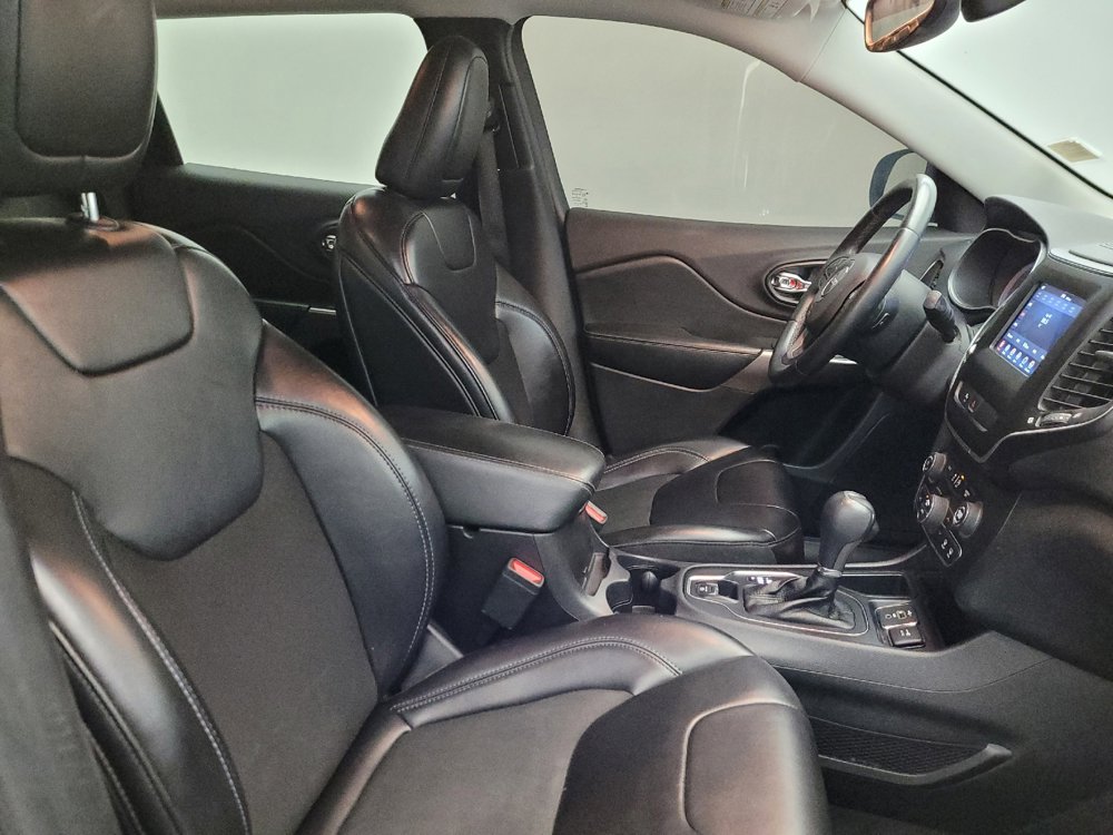 Used 2019 Jeep Cherokee Latitude Plus w/ Comfort/Convenience Group image 21