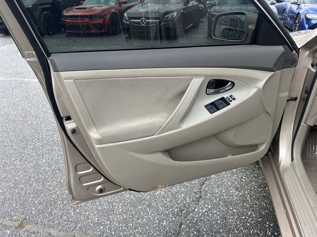 Used 2009 Toyota Camry LE image 18