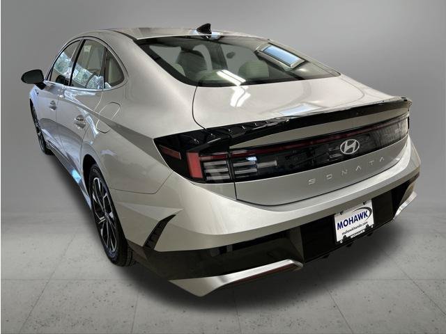 Used 2025 Hyundai Sonata SEL FWD image 3