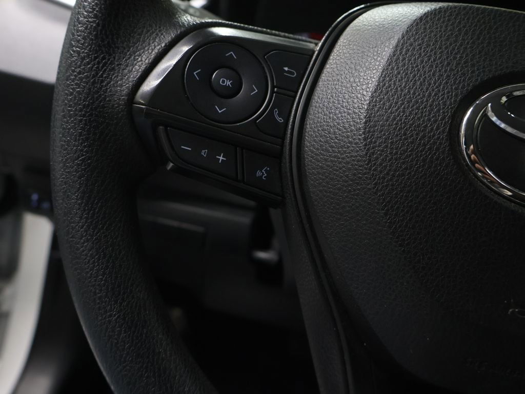 Used 2022 Toyota Corolla LE FWD image 19