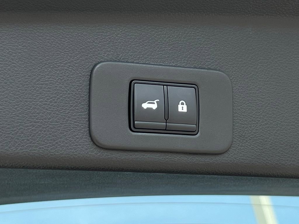 Used 2025 Nissan Murano Platinum w/ Cargo Package image 16