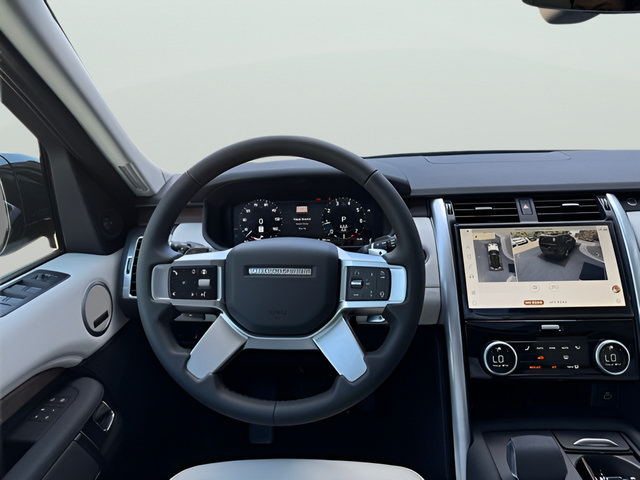 Certified 2025 Land Rover Discovery S AWD/4WD image 13