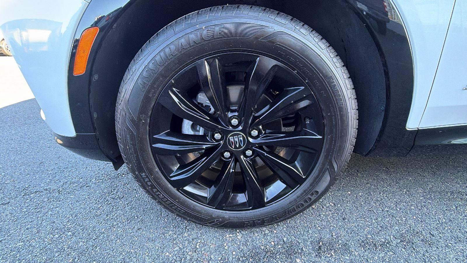 Used 2025 Buick Envista Sport Touring image 9