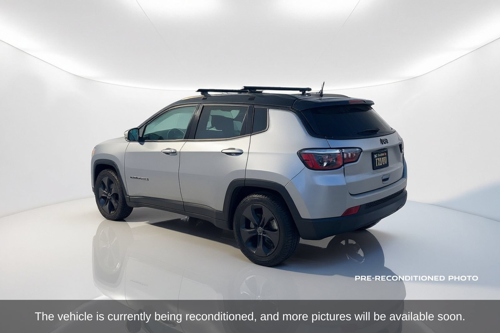 Used 2019 Jeep Compass Latitude FWD image 8
