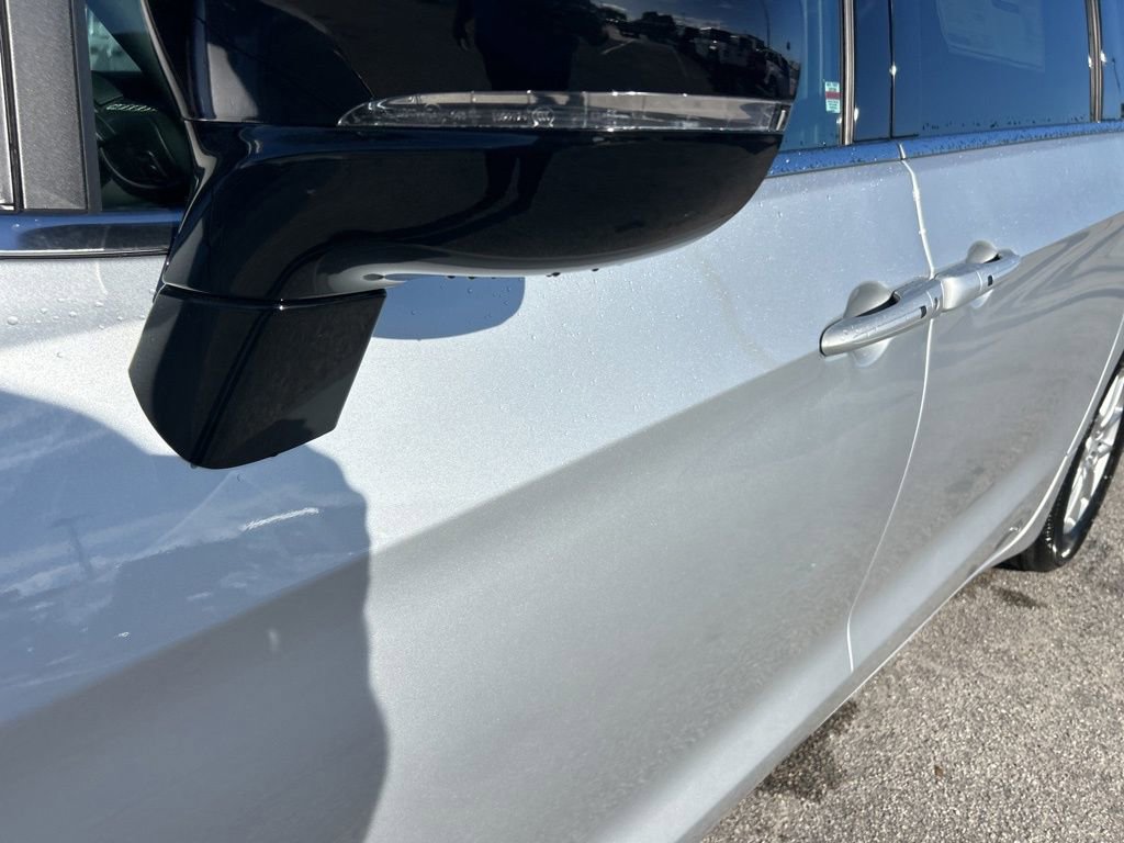 New 2026 Chrysler Pacifica Select image 18