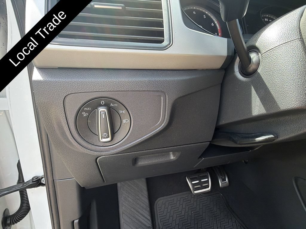 Used 2021 Volkswagen Atlas Cross Sport SE w/ V6 Towing Package FWD image 13