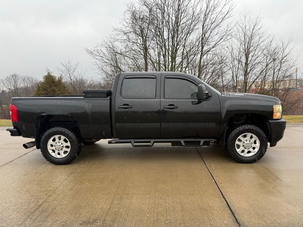 Used 2013 Chevrolet Silverado 2500 LTZ w/ LTZ Plus Package image 2