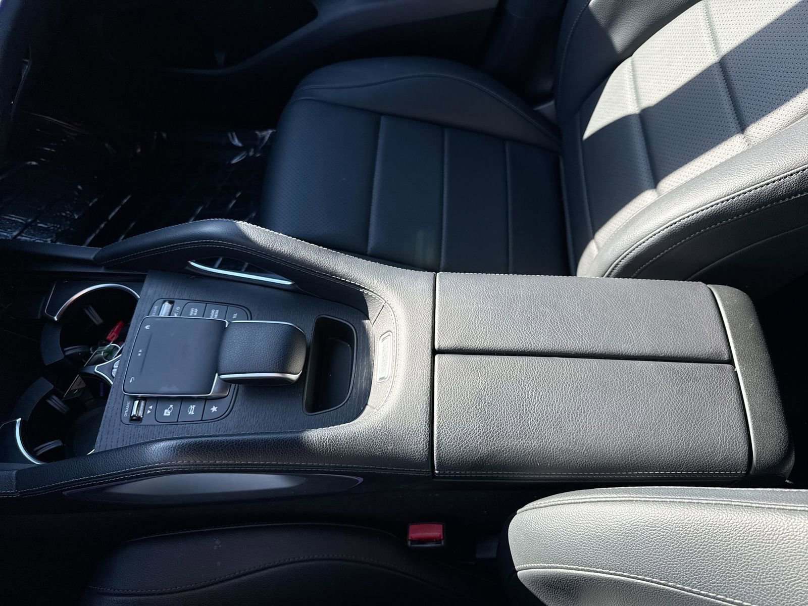 Used 2022 Mercedes-Benz GLE 350 4MATIC w/ Premium Package image 23