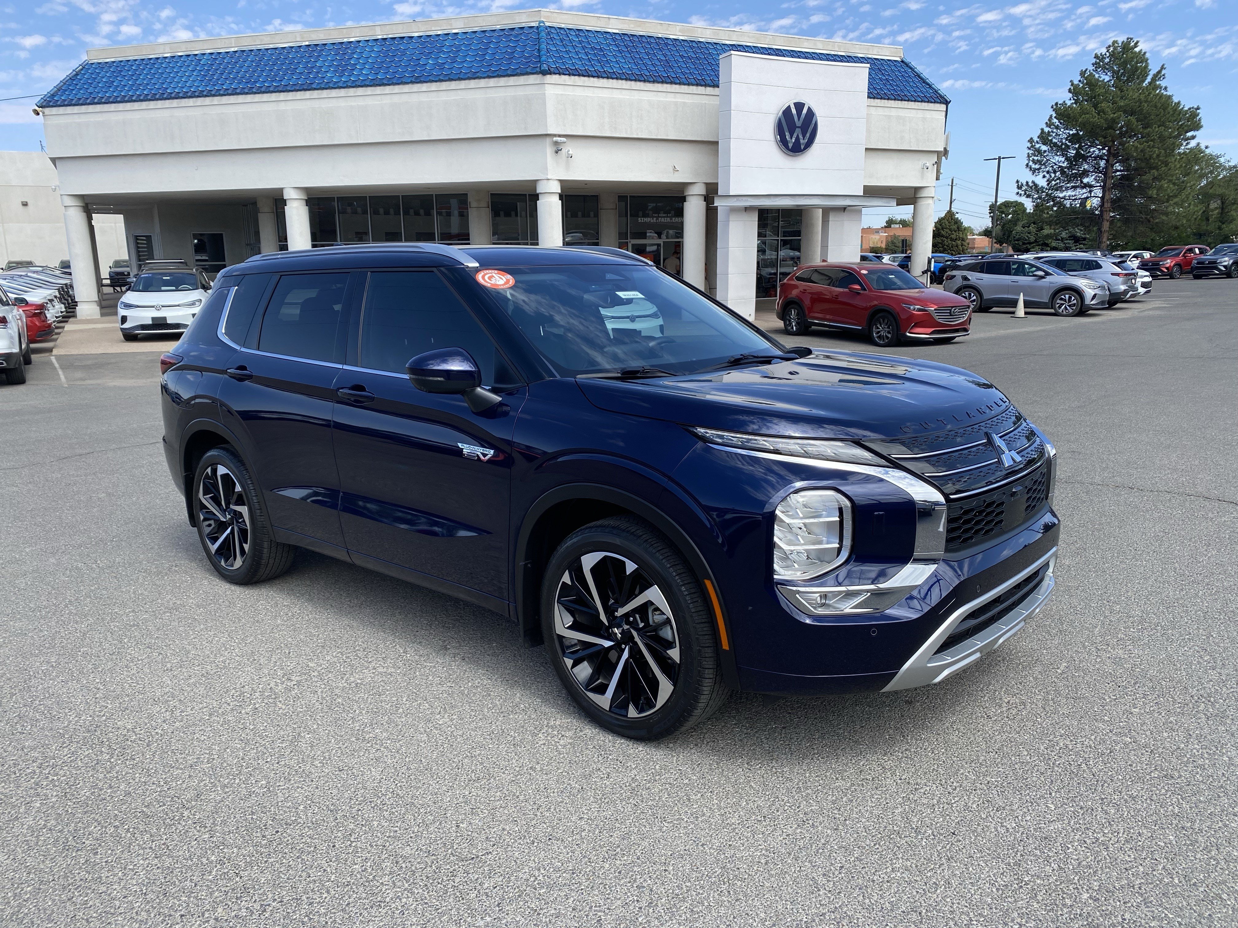Used 2024 Mitsubishi Outlander SEL AWD/4WD image 2