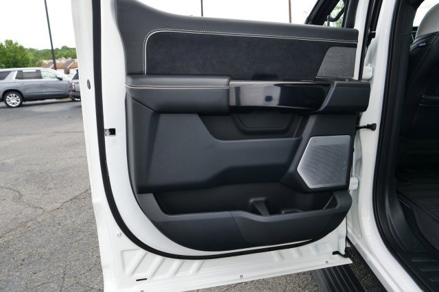 Used 2024 Ford F150 Lightning Platinum AWD/4WD image 34