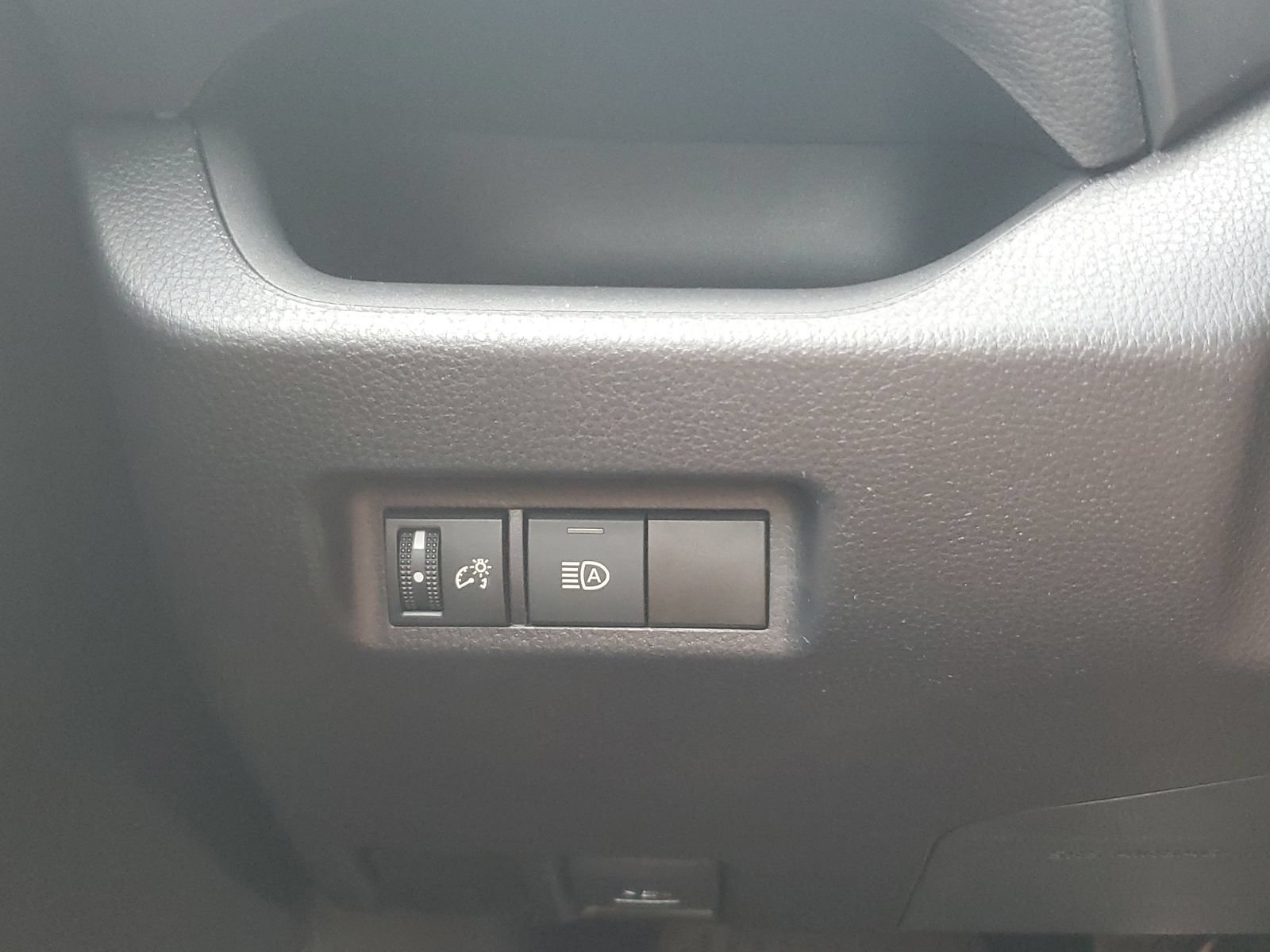 Certified 2024 Toyota RAV4 LE AWD/4WD image 27