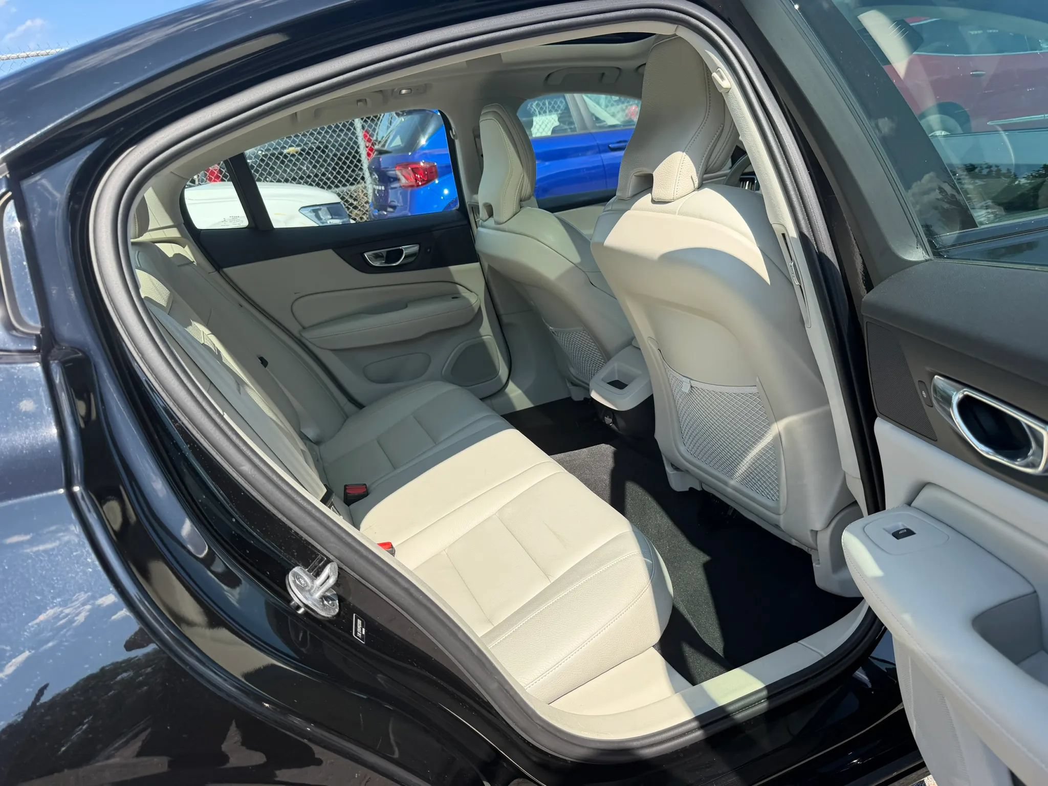 Used 2023 Volvo S60 B5 Plus AWD/4WD image 25
