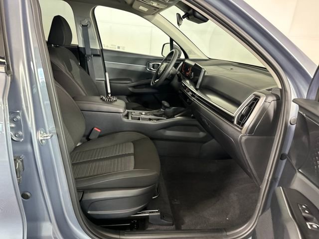 Used 2025 Kia Sorento LX image 28