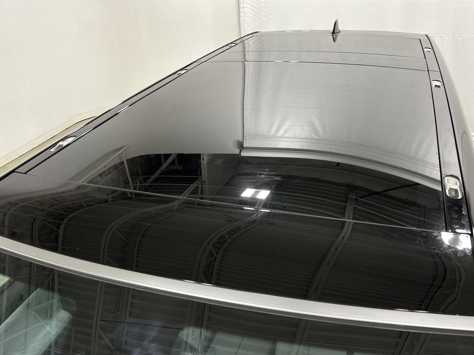 Used 2024 Rivian R1S Adventure image 13