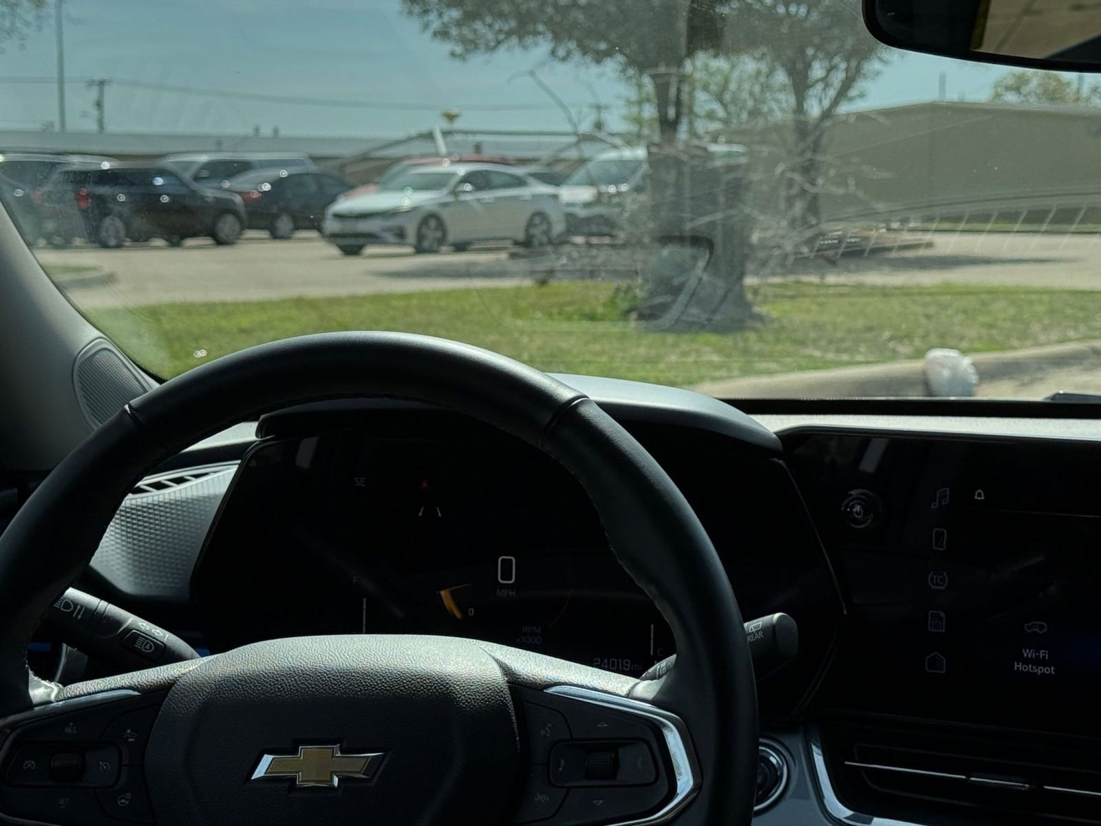 Used 2025 Chevrolet Trax LT w/ LT Convenience Package FWD image 34