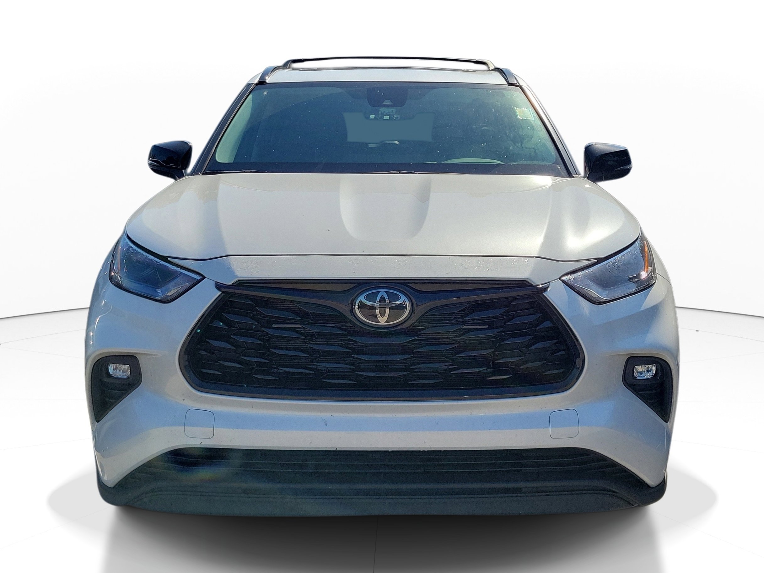 Used 2025 Toyota Highlander XLE AWD/4WD image 2