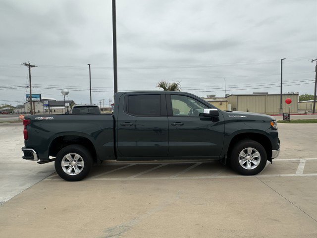 Used 2025 Chevrolet Silverado 1500 LT image 2