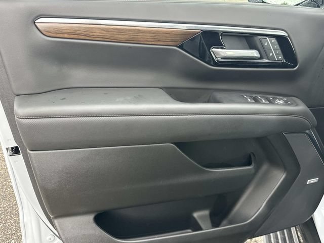 Certified 2026 Chevrolet Suburban High Country AWD/4WD image 23