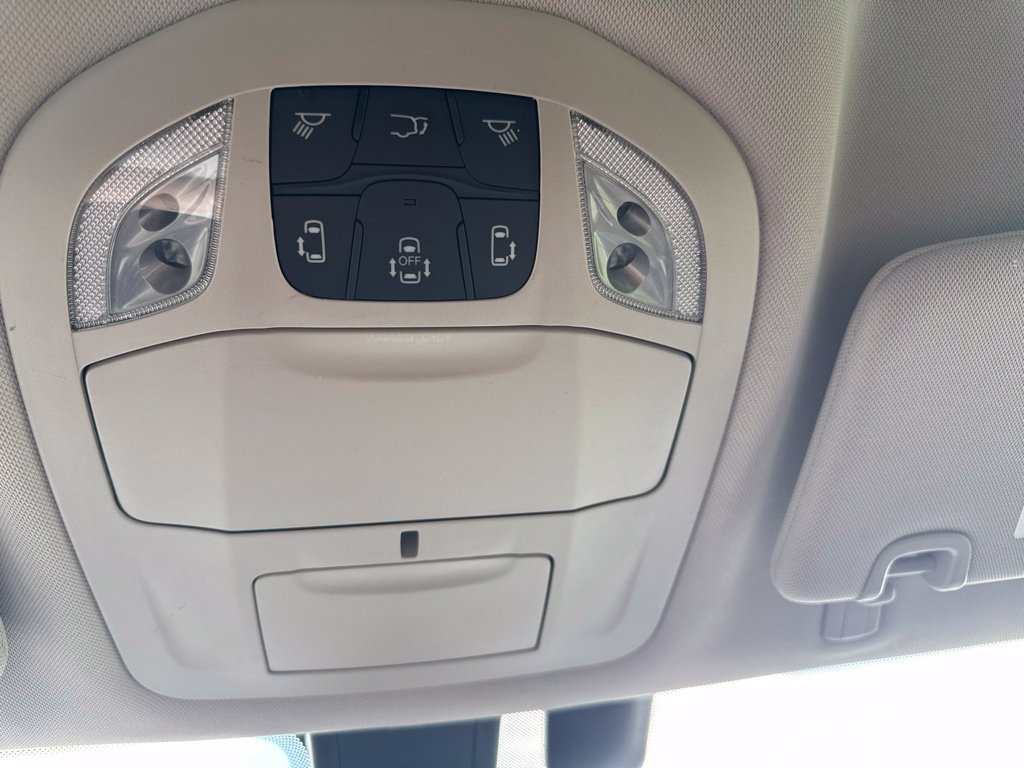 Used 2020 Chrysler Pacifica Touring-L Plus FWD image 15