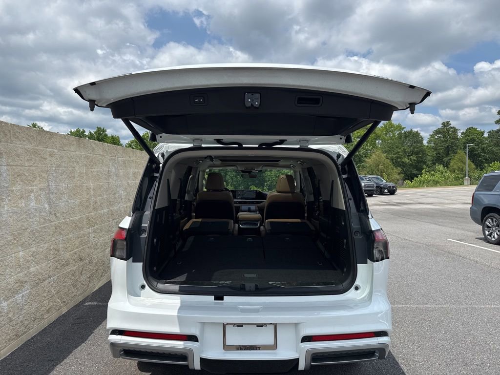 Used 2025 INFINITI QX80 Luxe AWD/4WD image 12
