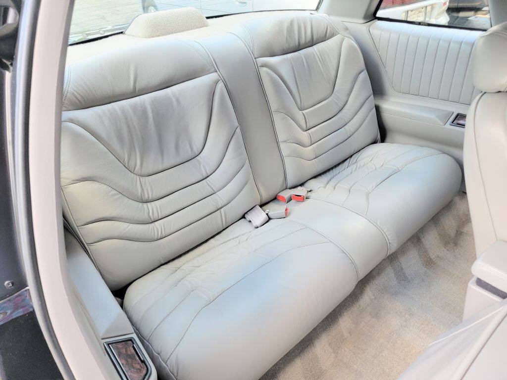Used 1994 Buick Regal Custom FWD image 32