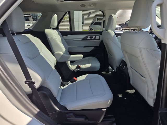 Used 2025 Ford Explorer Platinum w/ Ultimate Package RWD image 19