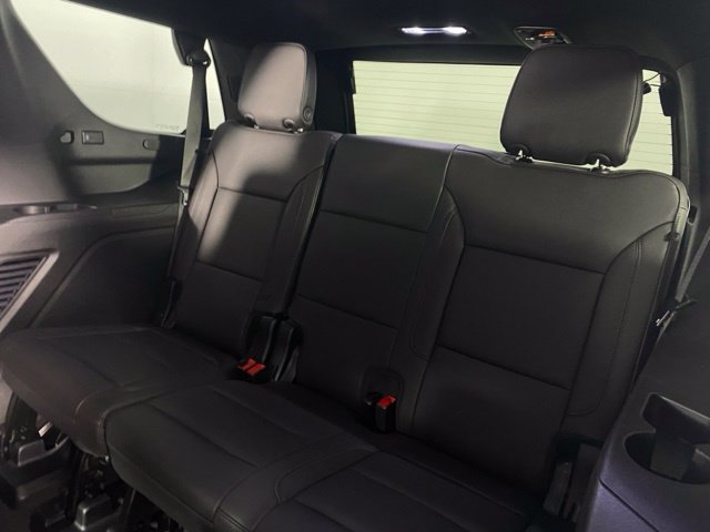 Used 2024 Chevrolet Tahoe Z71 w/ Luxury Package AWD/4WD image 19
