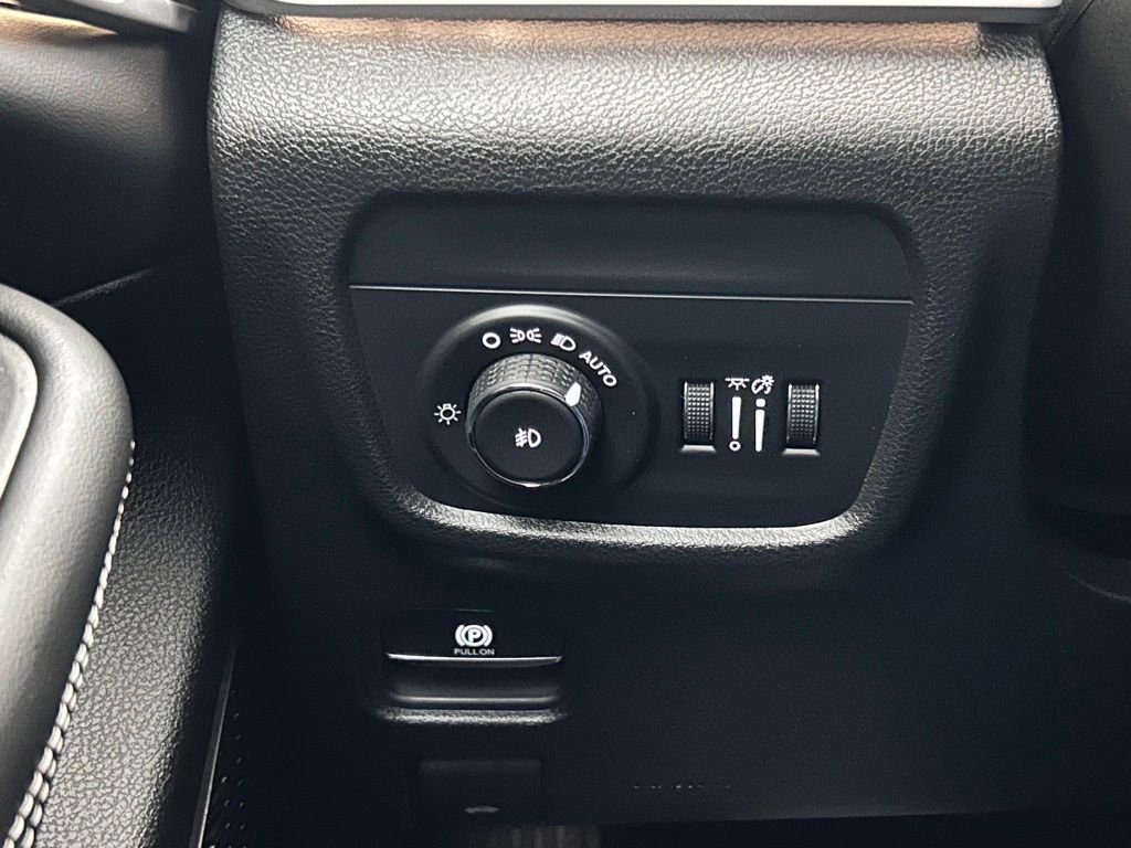 New 2026 Jeep Grand Cherokee Limited w/ Limited Altitude Package image 19