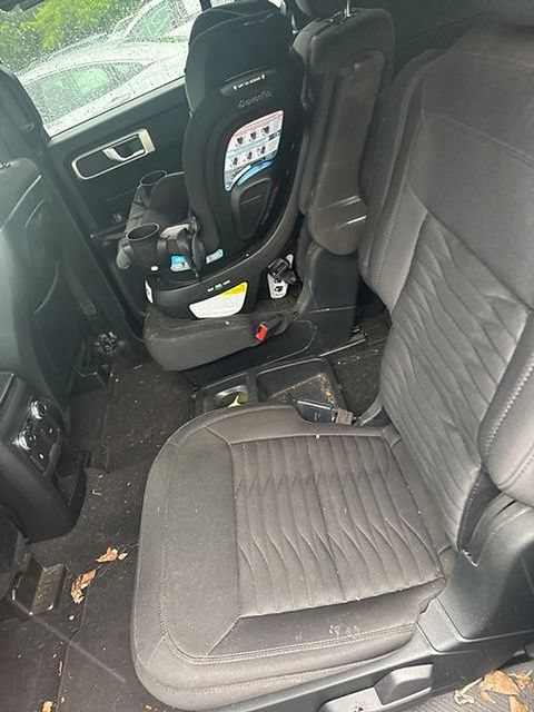 Used 2020 Ford Explorer XLT w/ Comfort Package AWD/4WD image 8