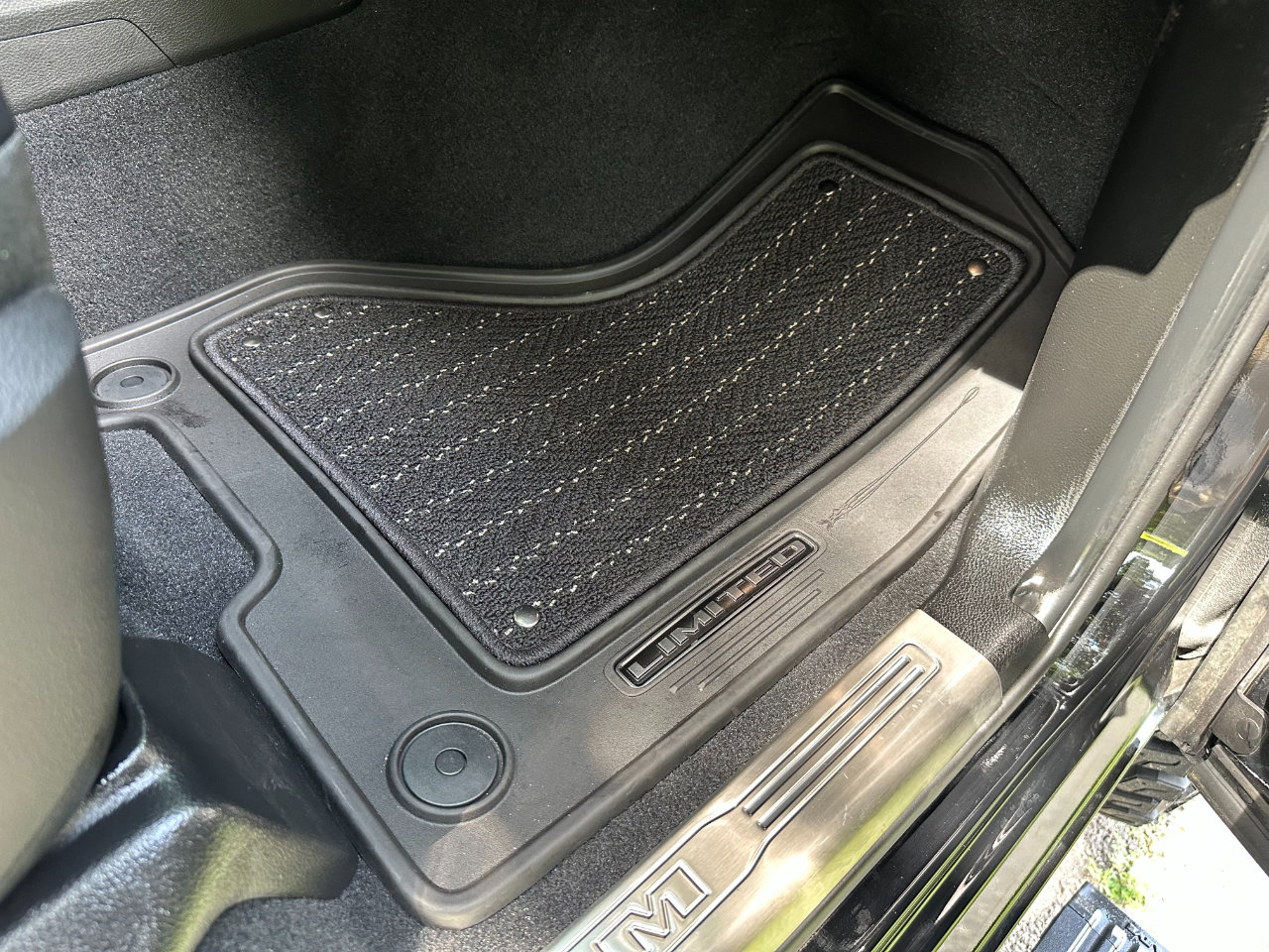 Used 2023 RAM 2500 Limited image 29