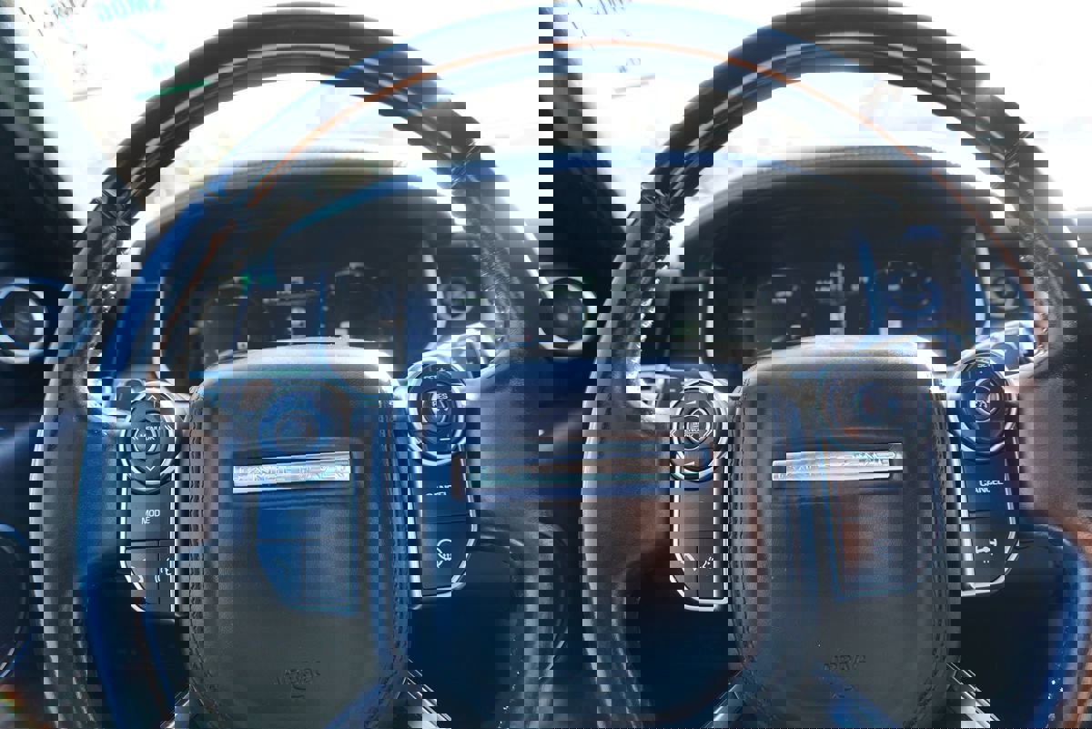 Used 2016 Land Rover Range Rover HSE image 30